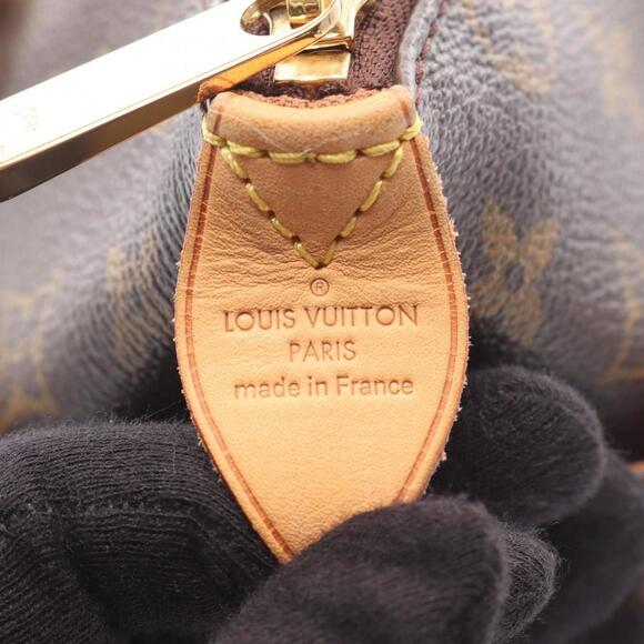 LOUIS VUITTON Brown Monogram Leather Tote Bag - Picture 4 of 13